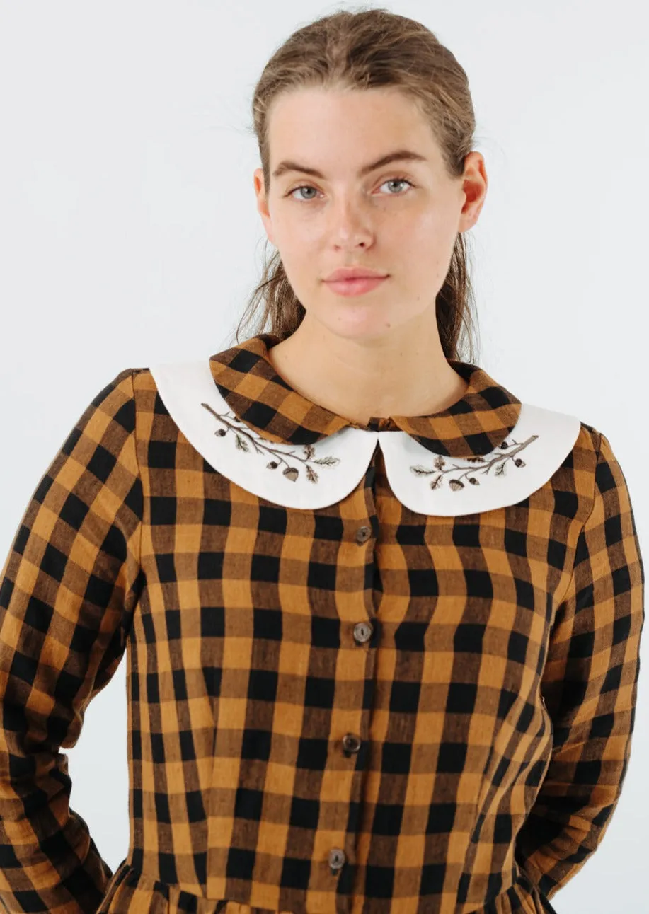 Peter Pan Collar, Embroidery